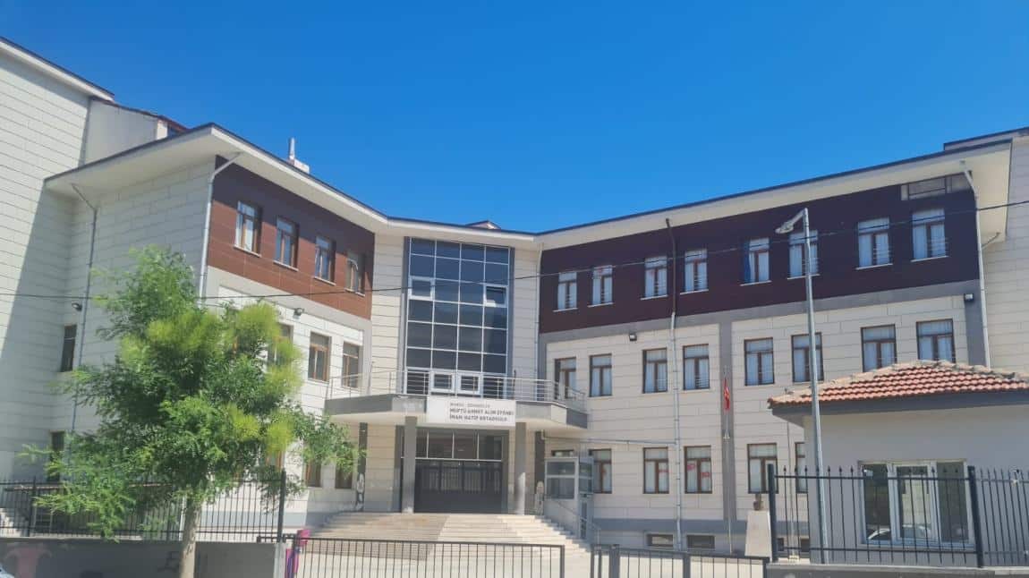 Müftü Ahmet Alim Efendi İmam Hatip Ortaokulu Fotoğrafı